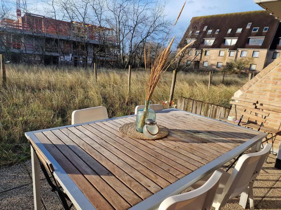 4-Persoons Appartement Met Een Mooi Uitzicht De Panne Exterior photo